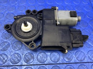 2020-2022 Genesis G90 Door Power Window Motor - Front, Left (Driver) (Used OEM)