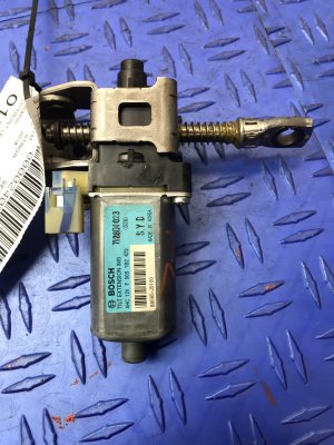 2018-2023 Kia Stinger Seat Slide Motor - Front, Left (Driver) (Used OEM)