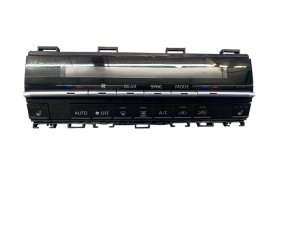 2021-2025 Toyota Sienna Black Automatic Temperature Control Module - Front (Used OEM)