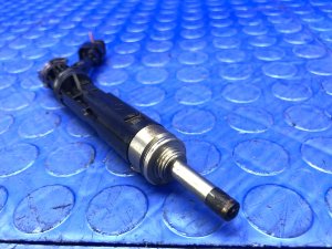 2017-2019 Porsche Boxster Fuel Injector and Rail Assembly (Used OEM)