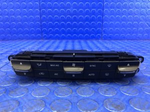 2017-2022 Maserati Ghibli Dual-Zone Temperature Control Module - Front (Used OEM)