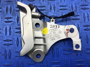 2011-2015 Audi R8 Convertible Top Roof Latch Lock - Front (Used OEM)