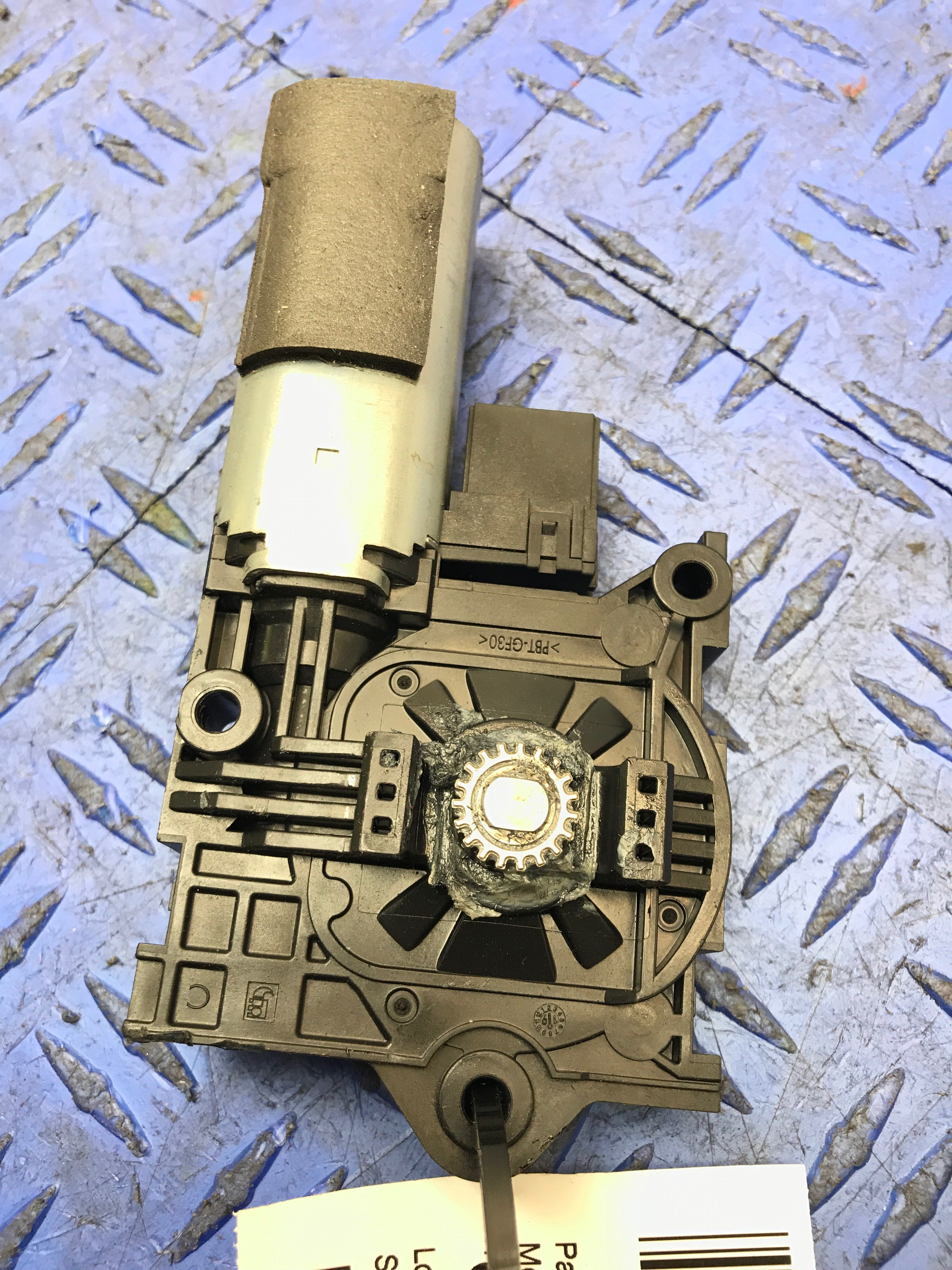 2020-2025 Lincoln Aviator Sunroof Sunshade Motor (Used OEM)