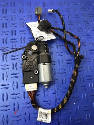 2011-2018 Mercedes-Benz CLS550 Panoramic Sunroof Glass Slide Motor (Used OEM)
