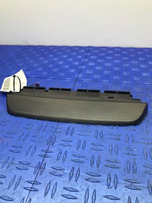 2016-2022 BMW 740i Center High Mount Stop Light (Used OEM)