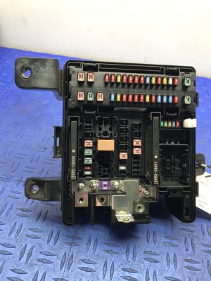 2018-2020 Genesis G80 Engine Bay Fuse Box (Used OEM)