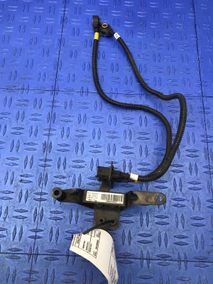 2014-2019 Maserati Ghibli Engine Ignition Knock Sensor Set with Mounting Bracket (Used OEM)
