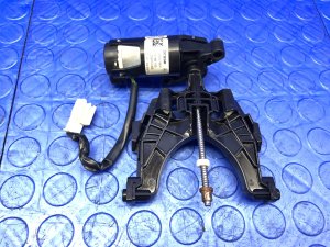 2014-2020 Mercedes-Benz S320 Seat Headrest Adjustment Motor - Front (Used OEM)