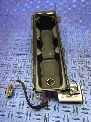 2017-2020 Volvo S90 Center Console Cup Holder - Front (Used OEM)