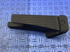 2016-2024 Volvo XC90 Accelerator Pedal Assembly (Used OEM)
