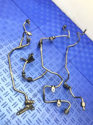 2012-2018 Mercedes-Benz CLS63 AMG Fuel Line Rail Set (Used OEM)