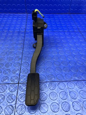 2017-2023 Jaguar F-Pace Accelerator Pedal Assembly (Used OEM)