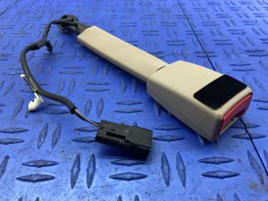 2016-2018 Lincoln MKX Beige Seat Belt Buckle - Front (Used OEM)