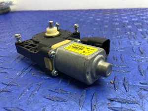 2017-2020 Lincoln Continental Power Window Motor - Rear, Right (Passenger) (Used OEM)