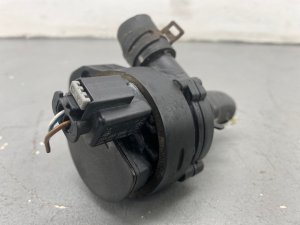 2015-2017 Mercedes-Benz C280 Electric Auxiliary Engine Water Pump - Front (Used OEM)