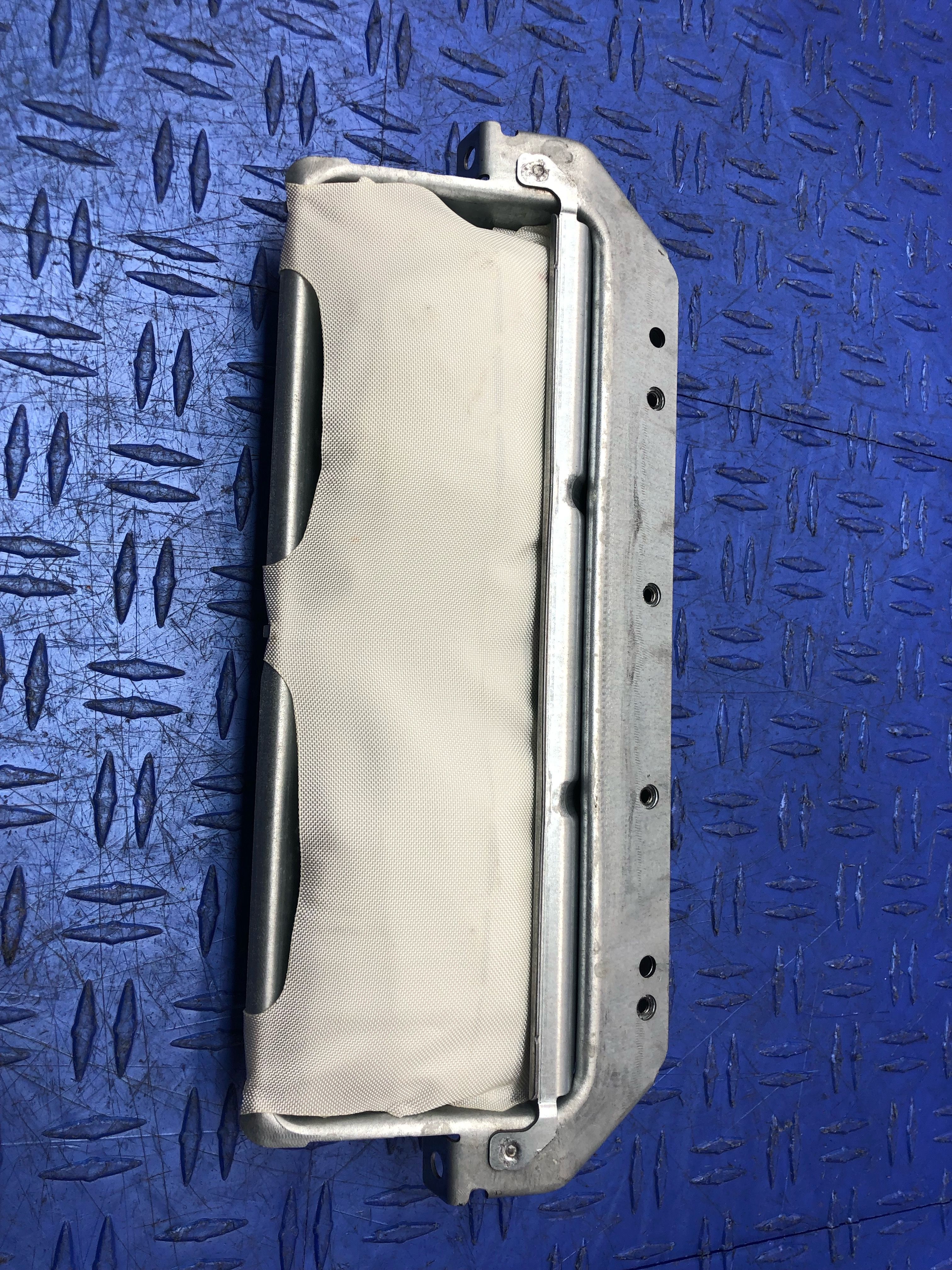 2012-2014 Mercedes-Benz CLS63 AMG Lower Dashboard Knee Air Bag - Front, Right (Passenger) (Used OEM)