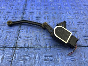 2012-2015 Mercedes-Benz ML350 Suspension Height Level Sensor - Front (Used OEM)