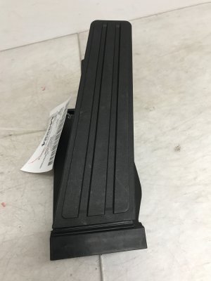 2022-2024 Audi e-tron GT Accelerator Pedal Assembly (Used OEM)