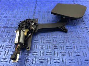 2010-2015 Audi R8 Convertible Engine Cover Hinge Latch Actuator - Rear (Used OEM)