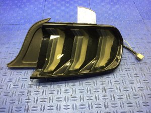 2017-2020 Chrysler Pacifica Taillight Assembly - Rear, Right (Passenger) (Used OEM)