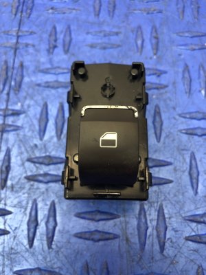 2019-2023 Hyundai Santa Fe Gray Rear Door Window Switch (Used OEM)