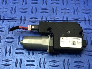 2020-2023 Mercedes-Benz GLB250 Sunroof Sunshade Motor - Front (Used OEM)
