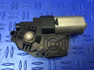 2017-2020 Genesis G80 Panoramic Sunroof Sun Shade Motor (Used OEM)