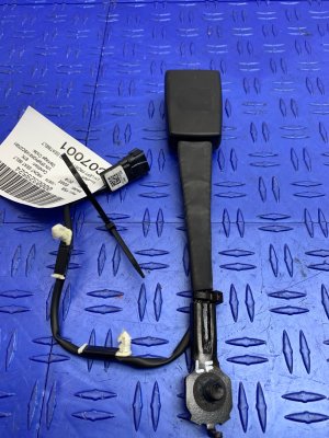 2019-2024 Ford Edge Seat Belt Buckle Set - Front, Left (Driver) (Used OEM)