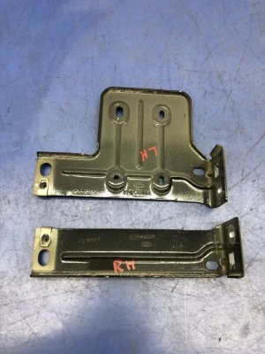 2018-2024 Lincoln Navigator Fender Support Bracket - Front (Used OEM)