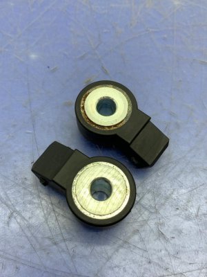 2005-2023 Chrysler 300 Knock (Detonation) Sensor Set (Used OEM)