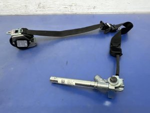 2017-2022 Maserati Levante Black Seat Belt Assembly with Pretensioner - Front (Used OEM)