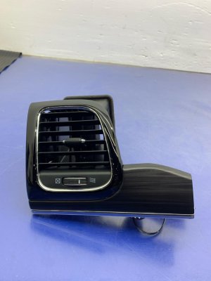 2014-2021 Jeep Grand Cherokee Dashboard Air Vent with Trim (Used OEM)