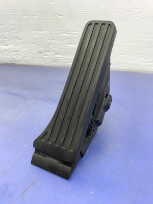 2014-2020 Mercedes-Benz S320 Gas Accelerator Pedal Assembly (Used OEM)