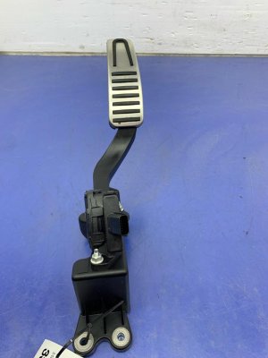 2014-2021 Maserati Quattroporte Accelerator Pedal Assembly (Used OEM)