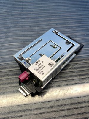 2018-2021 Lincoln Navigator PIFA Antenna Control Module (Used OEM)