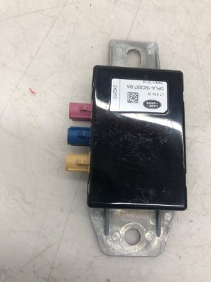 2017-2020 Jaguar F-Pace Radio Antenna Control Module (Used OEM)