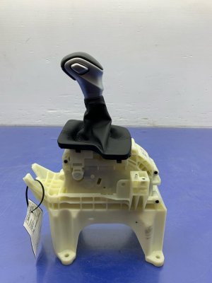 2021-2024 Kia Seltos Floor Transmission Shift Lever Assembly with Boot and Knob (Used OEM)