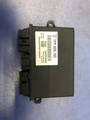 2011-2018 Porsche Cayenne Seat Control Module - Front, Left (Driver) (Used OEM)