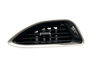 2019-2020 Chrysler Pacifica Air Vent Grille - Front, Right (Passenger) (Used OEM)
