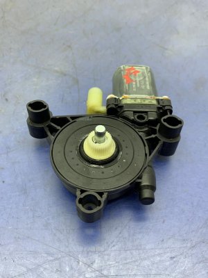 2022-2024 Audi e-tron GT Power Window Motor - Rear, Right (Passenger) (Used OEM)