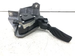 2019-2025 INFINITI QX50 Accelerator and Brake Pedal Assembly (Used OEM)