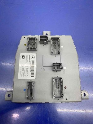 2015 Mercedes-Benz S320 Signal Acquisition (SAM) Control Module - Front (Used OEM)