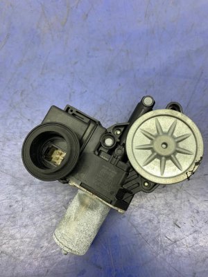 2016-2017 Lexus LS460 Door Power Window Motor - Rear, Left (Driver) (Used OEM)