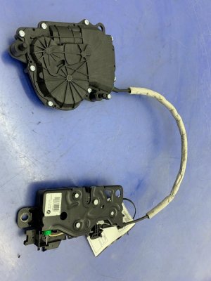 2018-2024 BMW X3 Automatic Trunk Tailgate Latch Actuator - Rear (Used OEM)