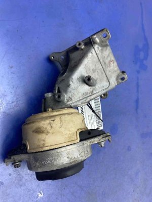 2015 Mercedes-Benz ML350 Engine Mount with Bracket - Right (Passenger) (Used OEM)