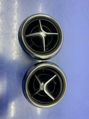 2015-2020 Mercedes-Benz GLA250 AMG Dashboard Air Vent Grille Set - Front (Used OEM)