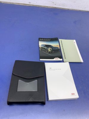 2021 Kia Telluride Owners Manual Booklet Set with Case (Used OEM)