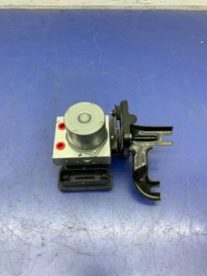 2023-2025 Honda HR-V ABS Control Module and Pump Assembly with Bracket (Used OEM)