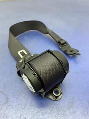 2019-2022 Jeep Grand Cherokee 2nd Row Seat Belt Assembly - Rear, Left (Driver) (Used OEM)