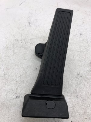 2020-2022 Kia Telluride Accelerator Pedal Assembly with Sensor (Used OEM)